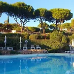 Готель Marina Di Santa Giulia 3*