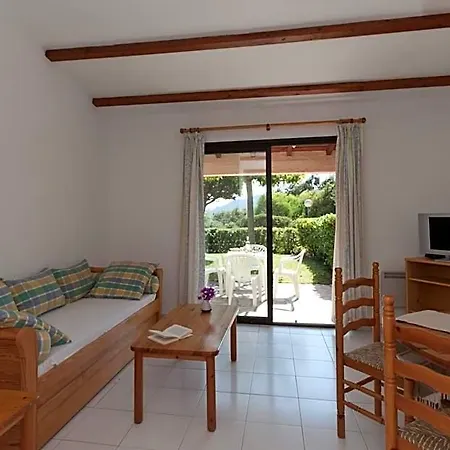 Marina Di Santa Giulia Hotel 3*
