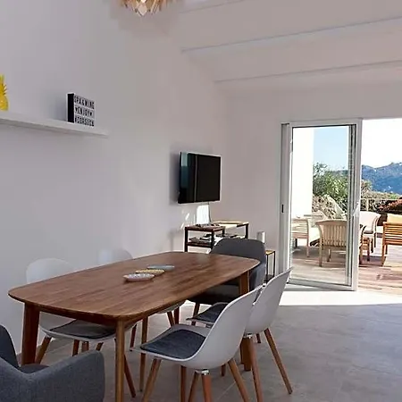 Marina Di Santa Giulia Hotel 3*