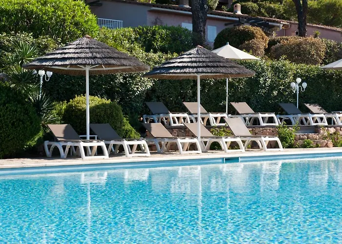 Marina Di Santa Giulia Отель 3*