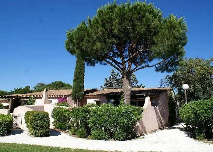 Marina Di Santa Giulia Отель 3*